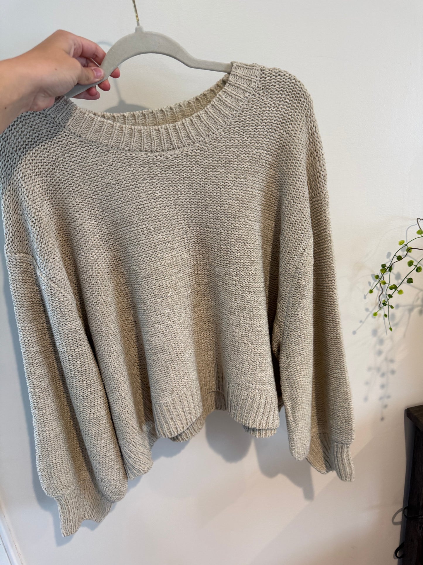 BEIGE BUBBLE SLEEVE SWEATER