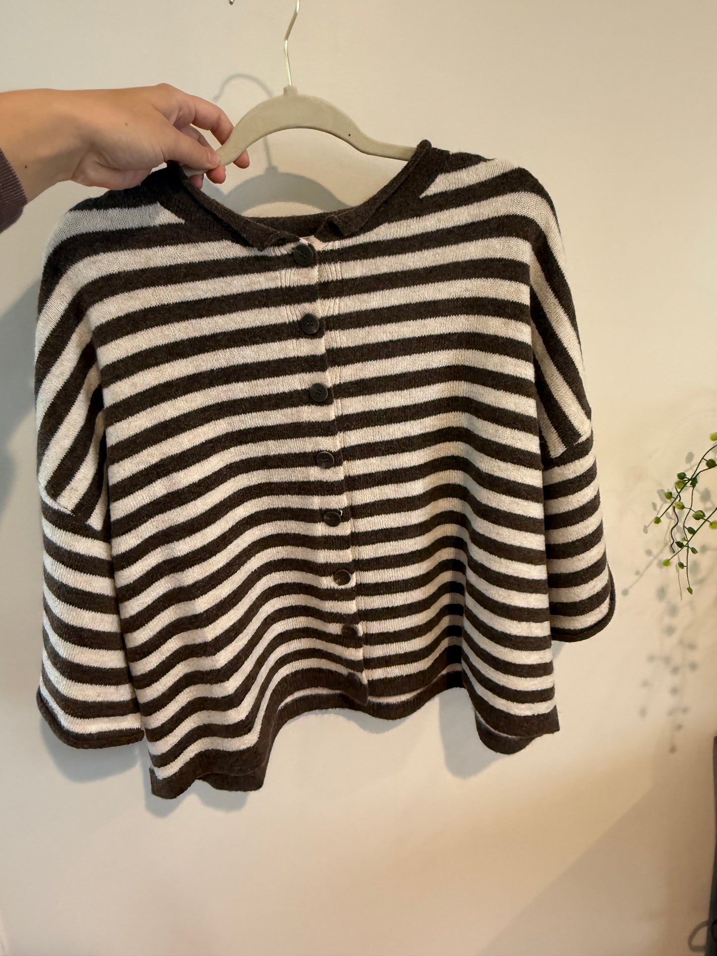 STRIPE RAW EDGE SHORT SLEEVE BUTTON DOWN CARDIGAN