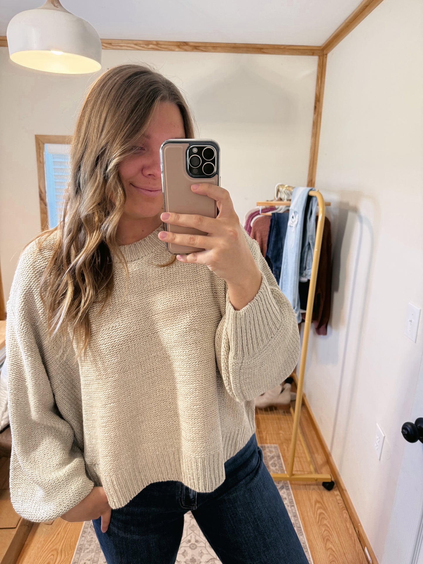 BEIGE BUBBLE SLEEVE SWEATER